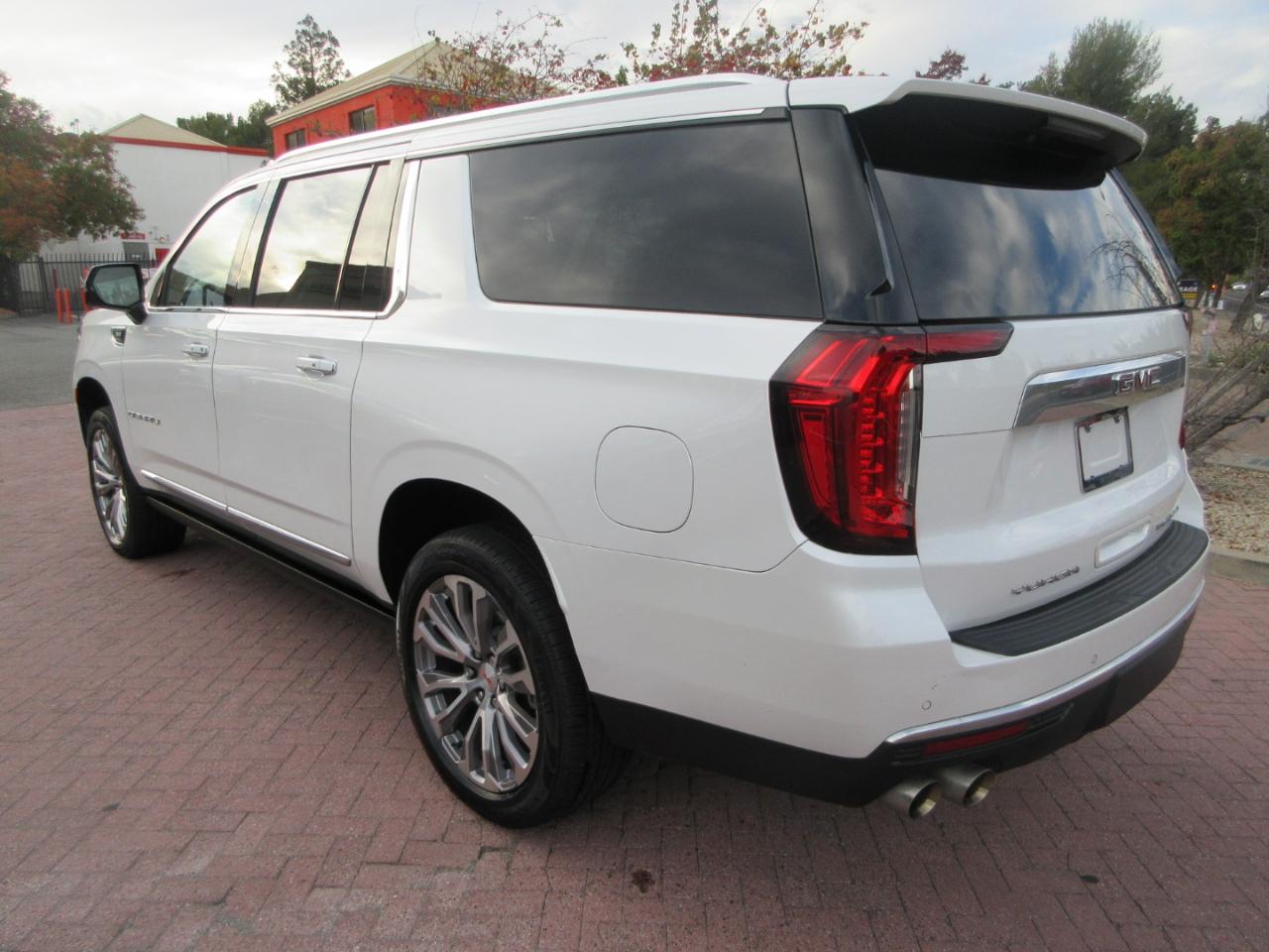 GMC Yukon XL 4WD 4dr Denali 2022