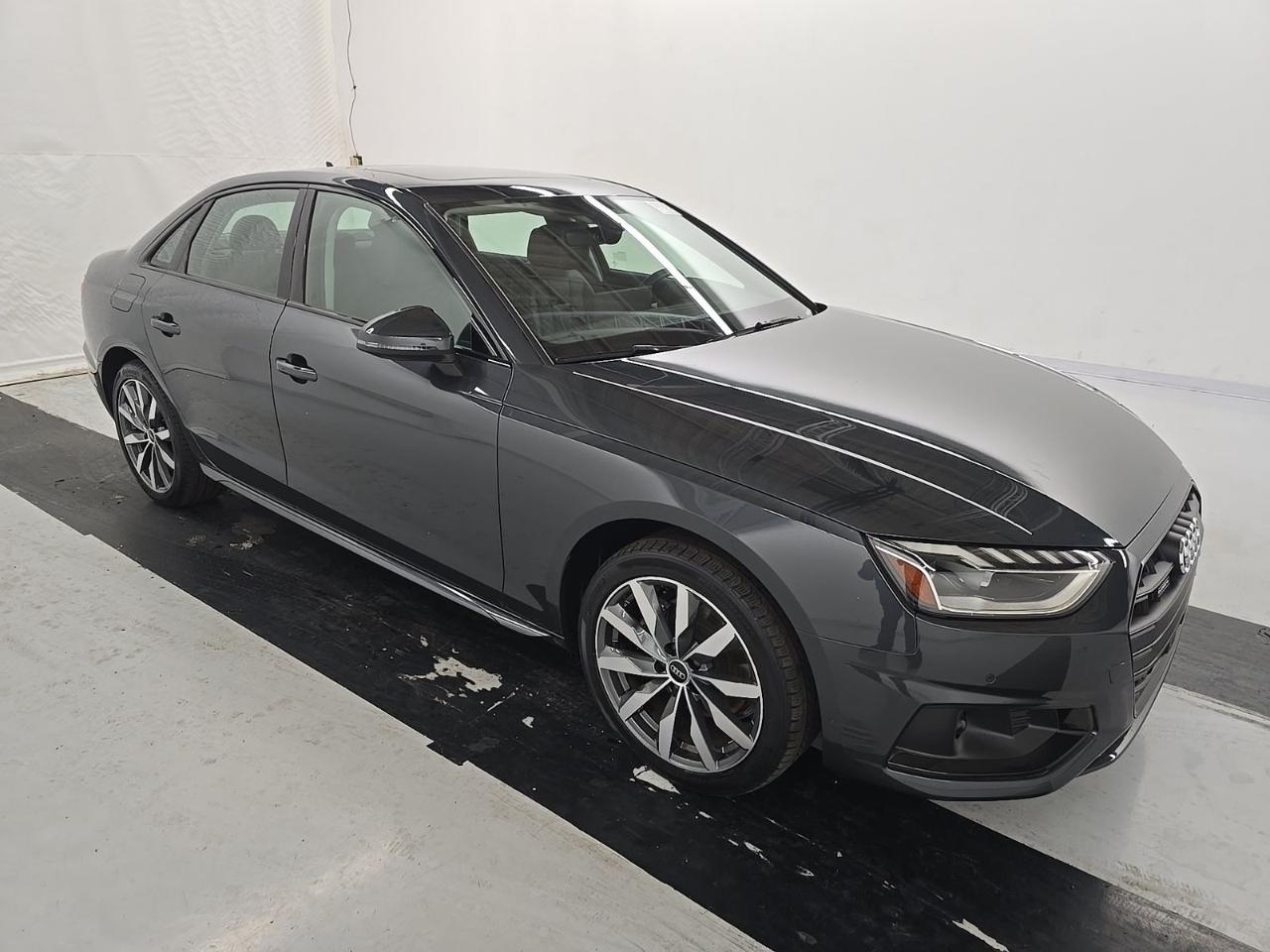 Audi A4 Sedan Premium Plus 40 TFSI quattro 2023