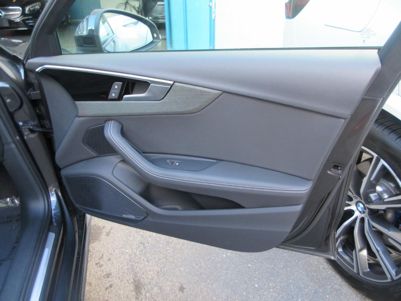 Audi A4  2023