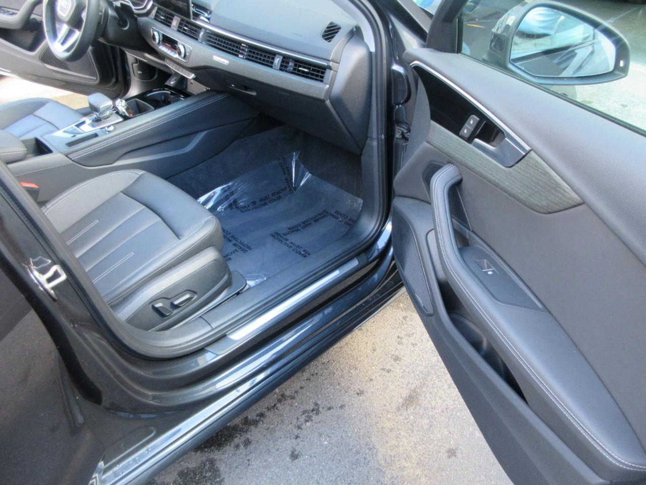 Audi A4  2023