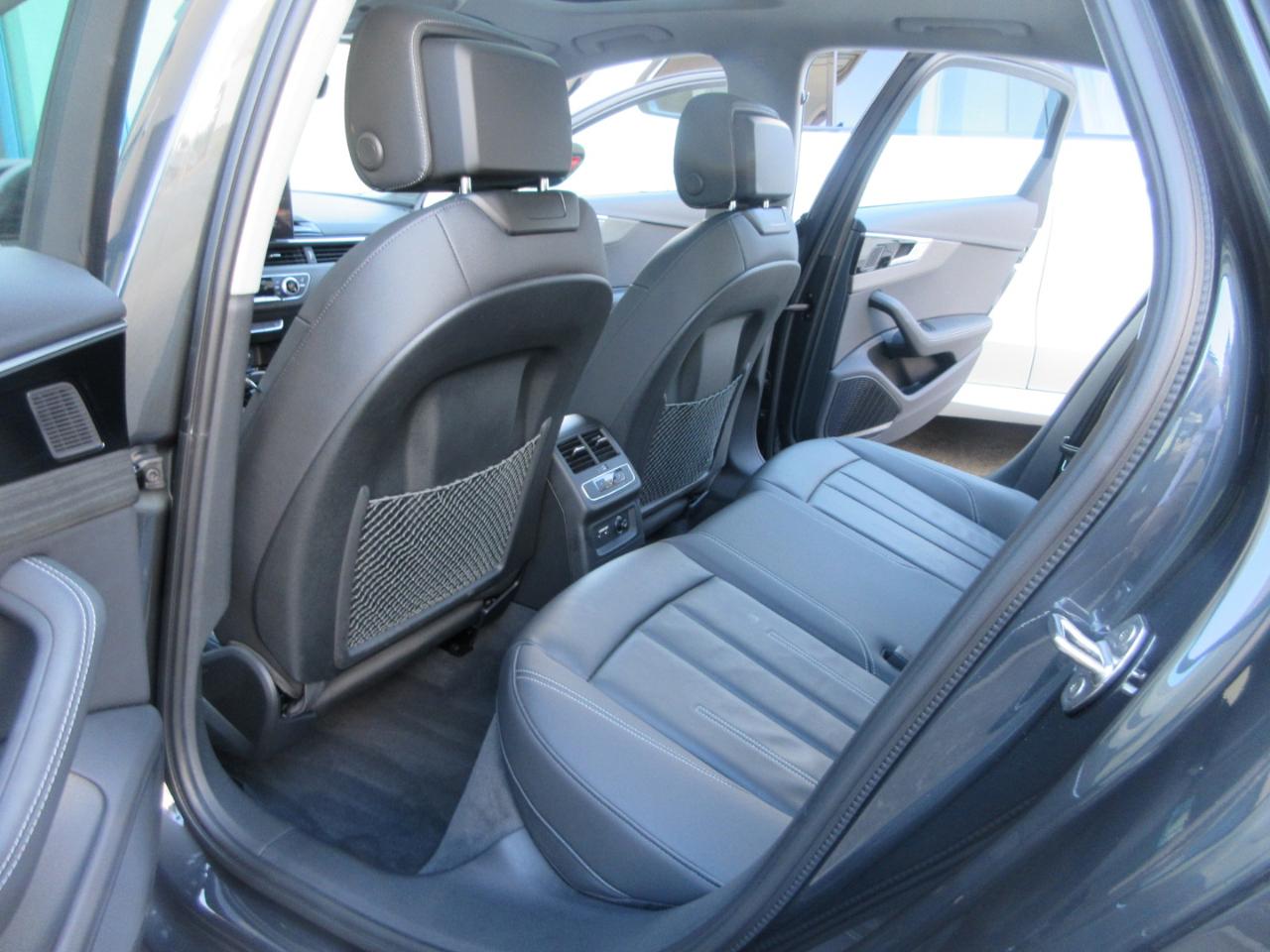 Audi A4  2023