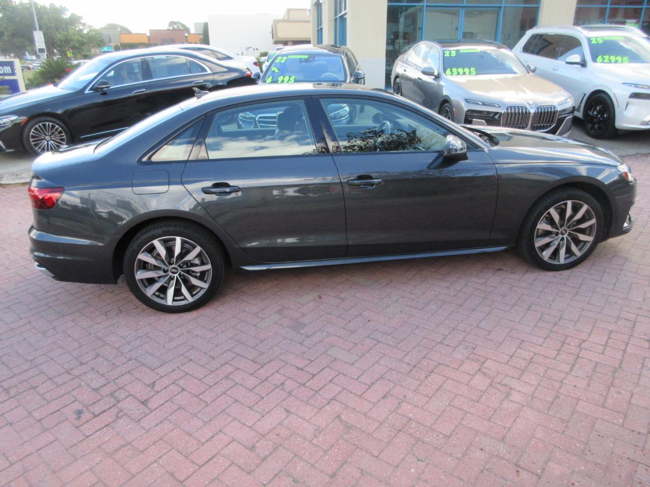 Audi A4  2023