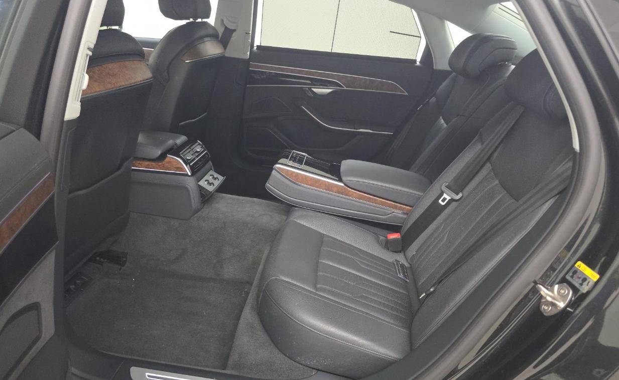 Audi A8 L 55 TFSI quattro 2023