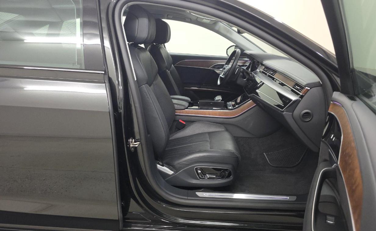 Audi A8 L 55 TFSI quattro 2023