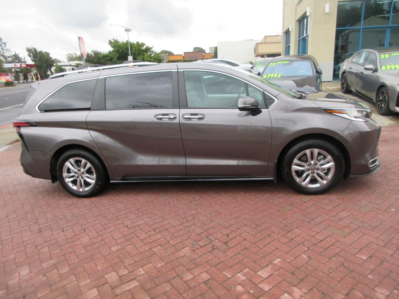 Toyota Sienna  2024
