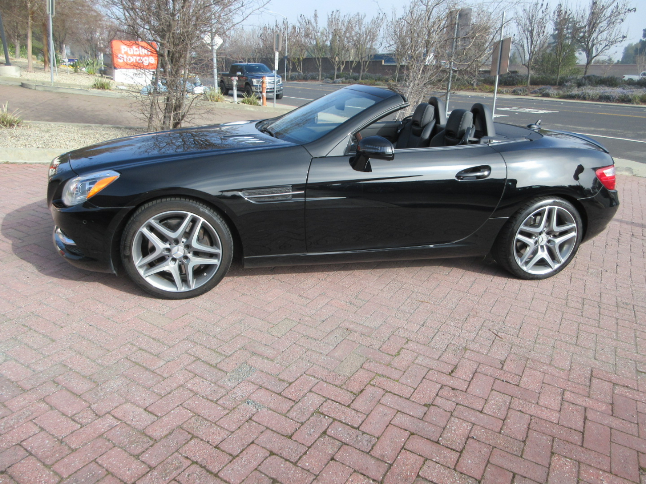 Mercedes-Benz SLK  2012