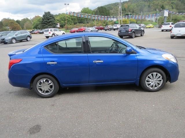 Nissan Versa  2014