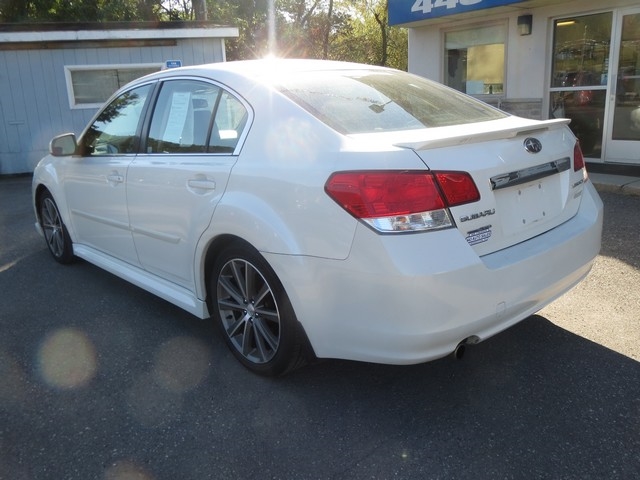 2013 Subaru Legacy 2.5i Sport photo 2