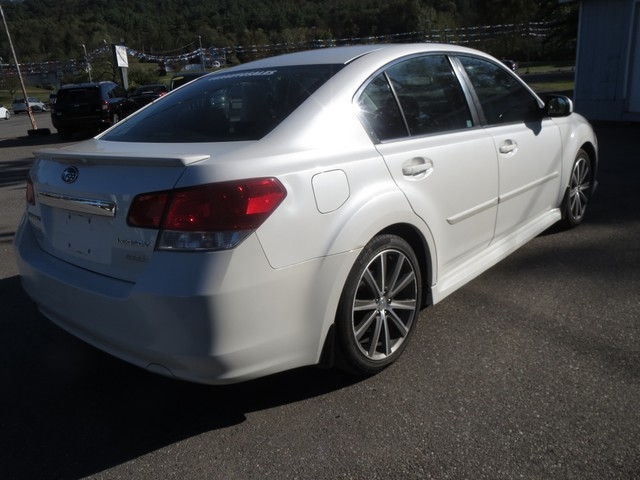 2013 Subaru Legacy 2.5i Sport photo 4
