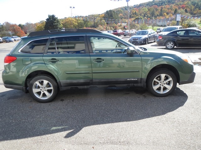 Subaru Outback 4dr Wgn H4 Auto 2.5i Premium 2014 Subaru Outback 4dr Wgn H4 Auto 2.5i Premium 2014