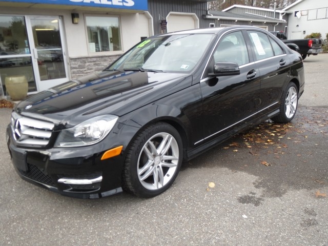 2012 Mercedes Benz C 300 4MATIC photo 3