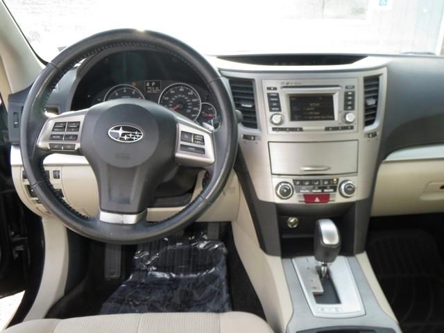 Subaru Legacy 4dr Sdn H4 Auto 2.5i Premium 2014