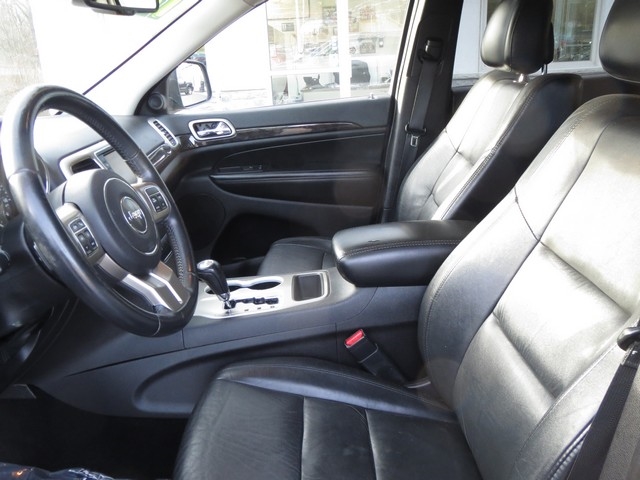 2012 Jeep Grand Cherokee Laredo photo 2