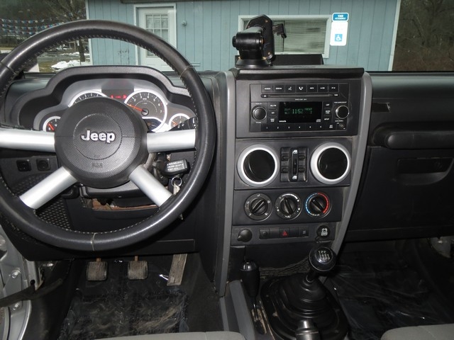 Jeep Wrangler Unlimited 4WD 4dr Sahara 2009