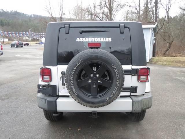 Jeep Wrangler Unlimited 4WD 4dr Sahara 2009