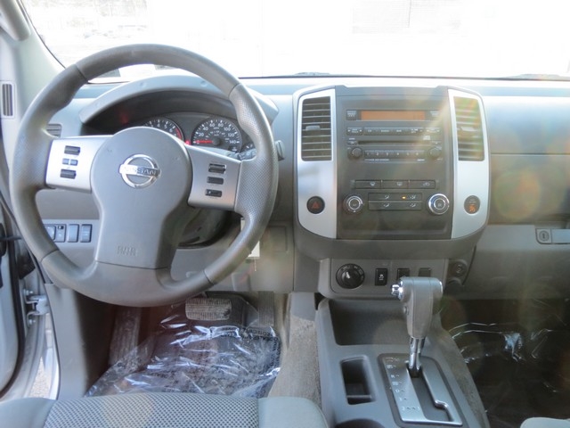 Nissan Frontier  2012