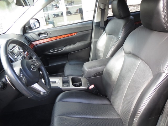 Subaru Outback 4dr Wgn H4 Auto 2.5i Limited 2011