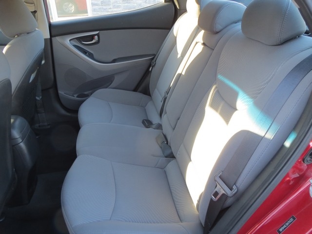 Hyundai Elantra  2016