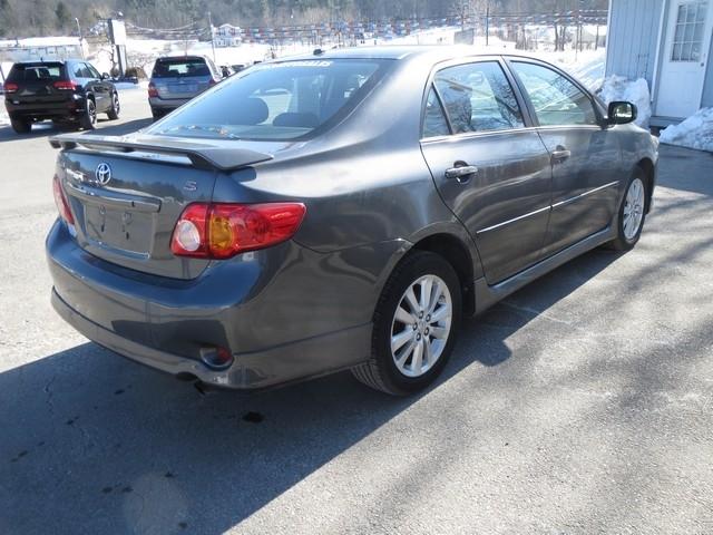 Toyota Corolla  2010