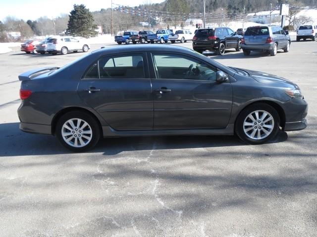 Toyota Corolla  2010