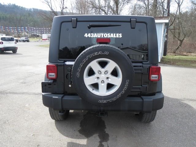 Jeep Wrangler Unlimited 4WD 4dr Sport 2015