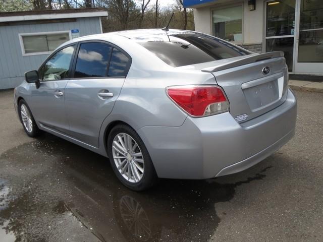 Subaru Impreza Sedan 4dr Auto 2.0i Premium 2013
