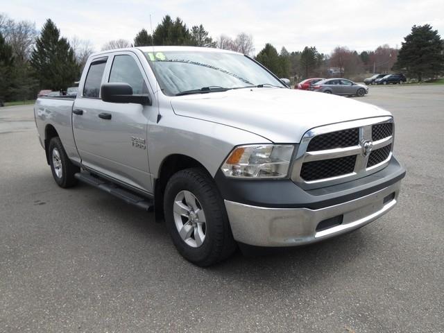 RAM 1500 4WD Quad Cab 140.5" Tradesman 2014