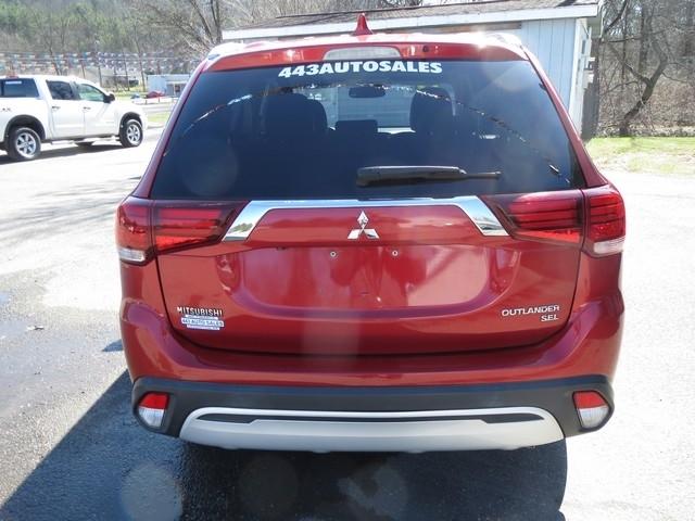 Mitsubishi Outlander  2019