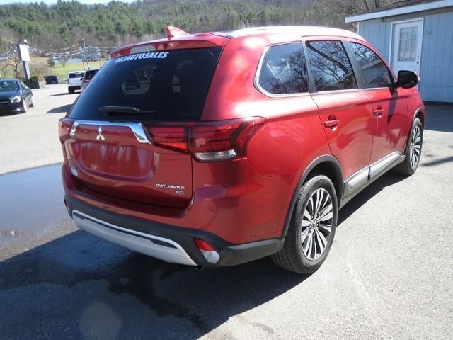 Mitsubishi Outlander  2019