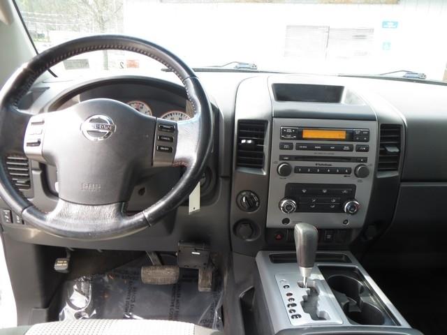 Nissan Titan 4WD Crew Cab SWB PRO-4X 2011