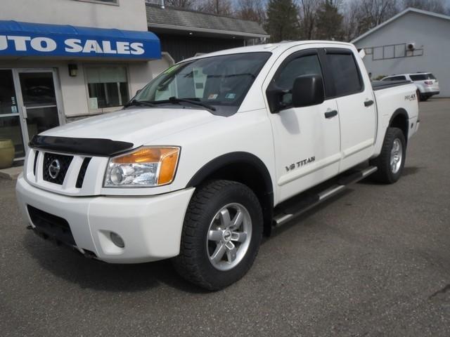 Nissan Titan 4WD Crew Cab SWB PRO-4X 2011