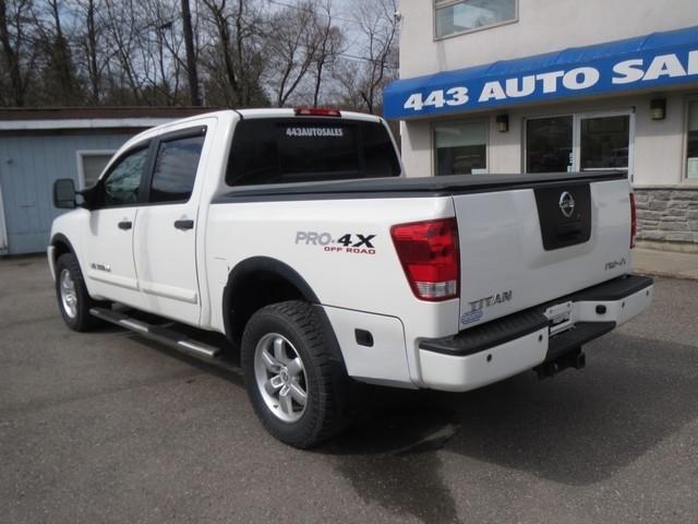 Nissan Titan 4WD Crew Cab SWB PRO-4X 2011