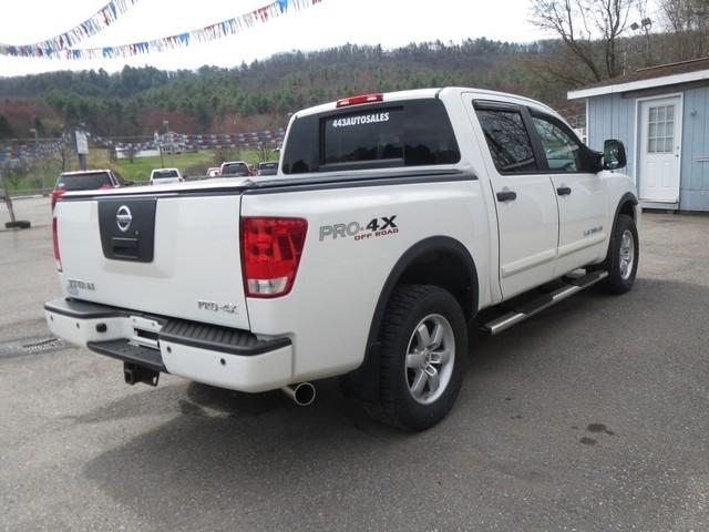 Nissan Titan 4WD Crew Cab SWB PRO-4X 2011