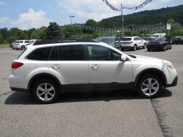 Subaru Outback 4dr Wgn H4 Auto 2.5i Premium 2014