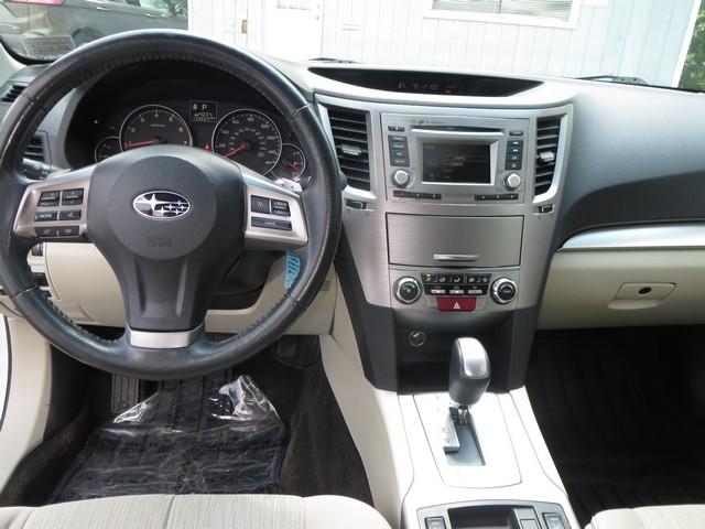 Subaru Outback 4dr Wgn H4 Auto 2.5i Premium 2014