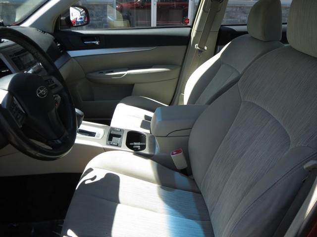 Subaru Legacy 4dr Sdn H4 Auto 2.5i Premium 2013