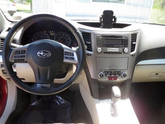 Subaru Legacy 4dr Sdn H4 Auto 2.5i Premium 2013