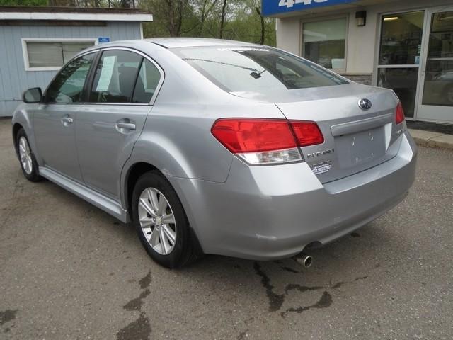 Subaru Legacy 4dr Sdn H4 Auto 2.5i Premium 2012