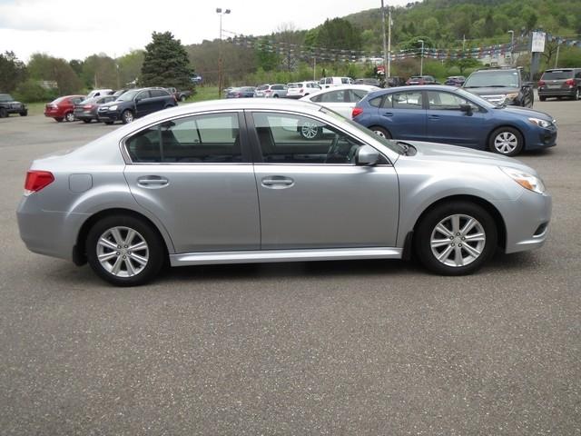 Subaru Legacy 4dr Sdn H4 Auto 2.5i Premium 2012
