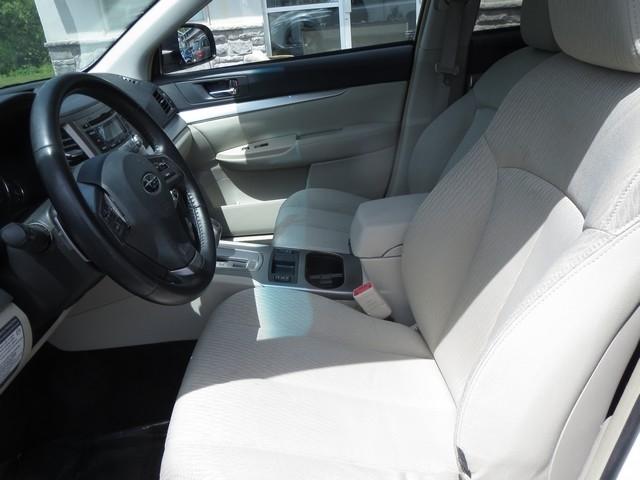 Subaru Outback 4dr Wgn H4 Auto 2.5i Premium 2012