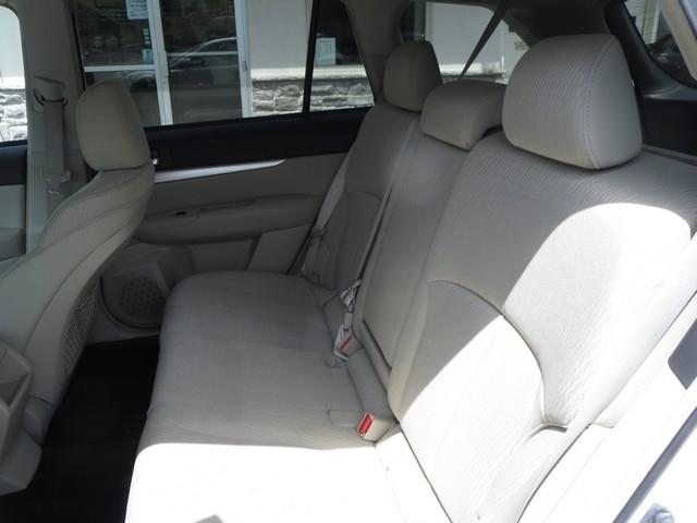 Subaru Outback 4dr Wgn H4 Auto 2.5i Premium 2012