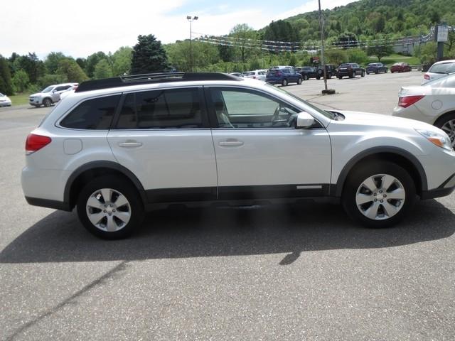 Subaru Outback 4dr Wgn H4 Auto 2.5i Premium 2012