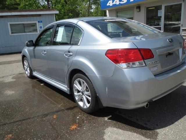 Subaru Legacy 4dr Sdn H4 Auto 2.5i Premium 2013