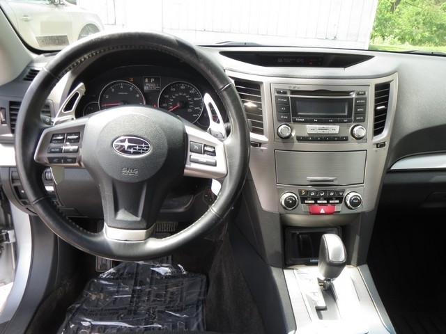 Subaru Legacy 4dr Sdn H4 Auto 2.5i Premium 2013