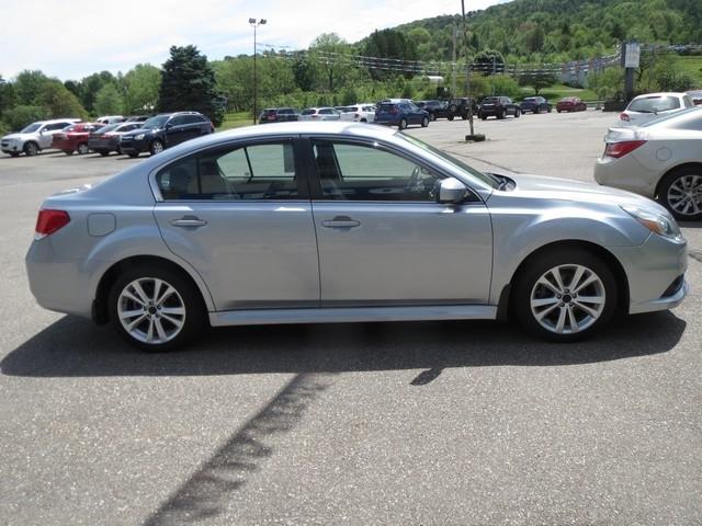 Subaru Legacy 4dr Sdn H4 Auto 2.5i Premium 2013