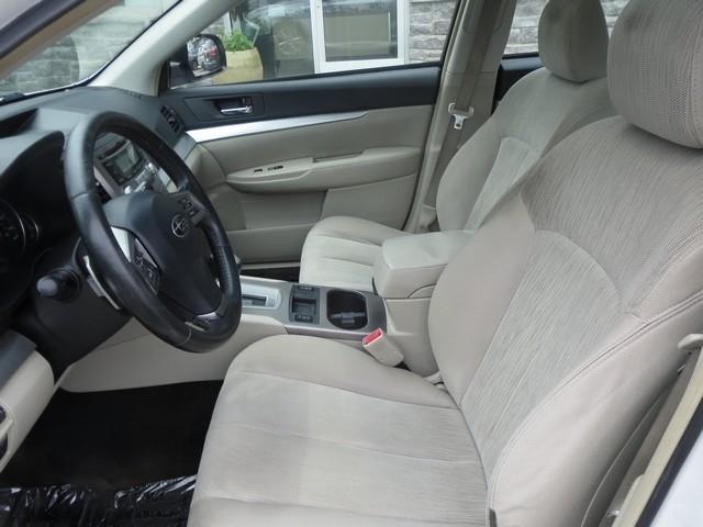 Subaru Legacy 4dr Sdn H4 Auto 2.5i Premium 2013