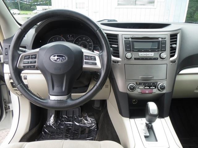 Subaru Legacy 4dr Sdn H4 Auto 2.5i Premium 2013
