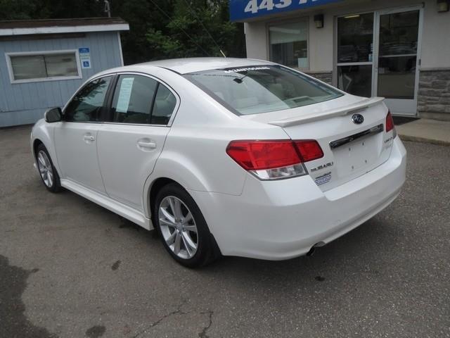 Subaru Legacy 4dr Sdn H4 Auto 2.5i Premium 2013