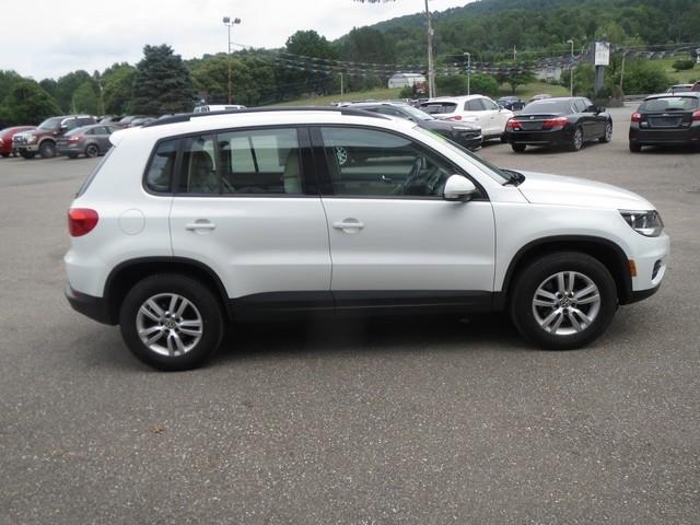 Volkswagen Tiguan 4MOTION 4dr Auto R-Line 2016