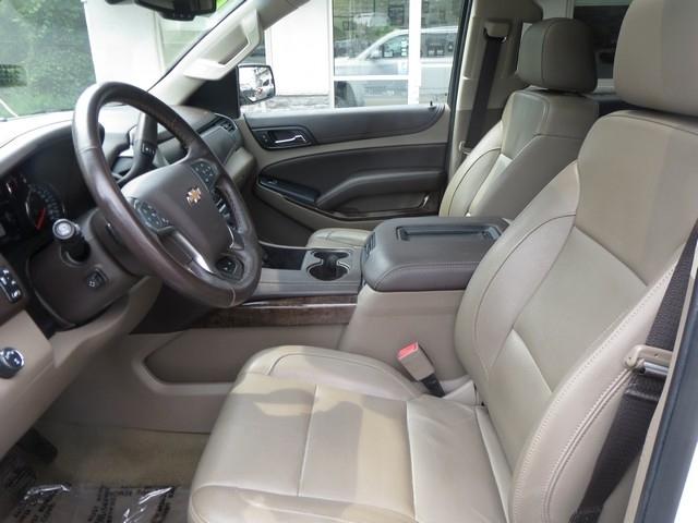 Chevrolet Suburban 4WD 4dr 1500 LT 2018
